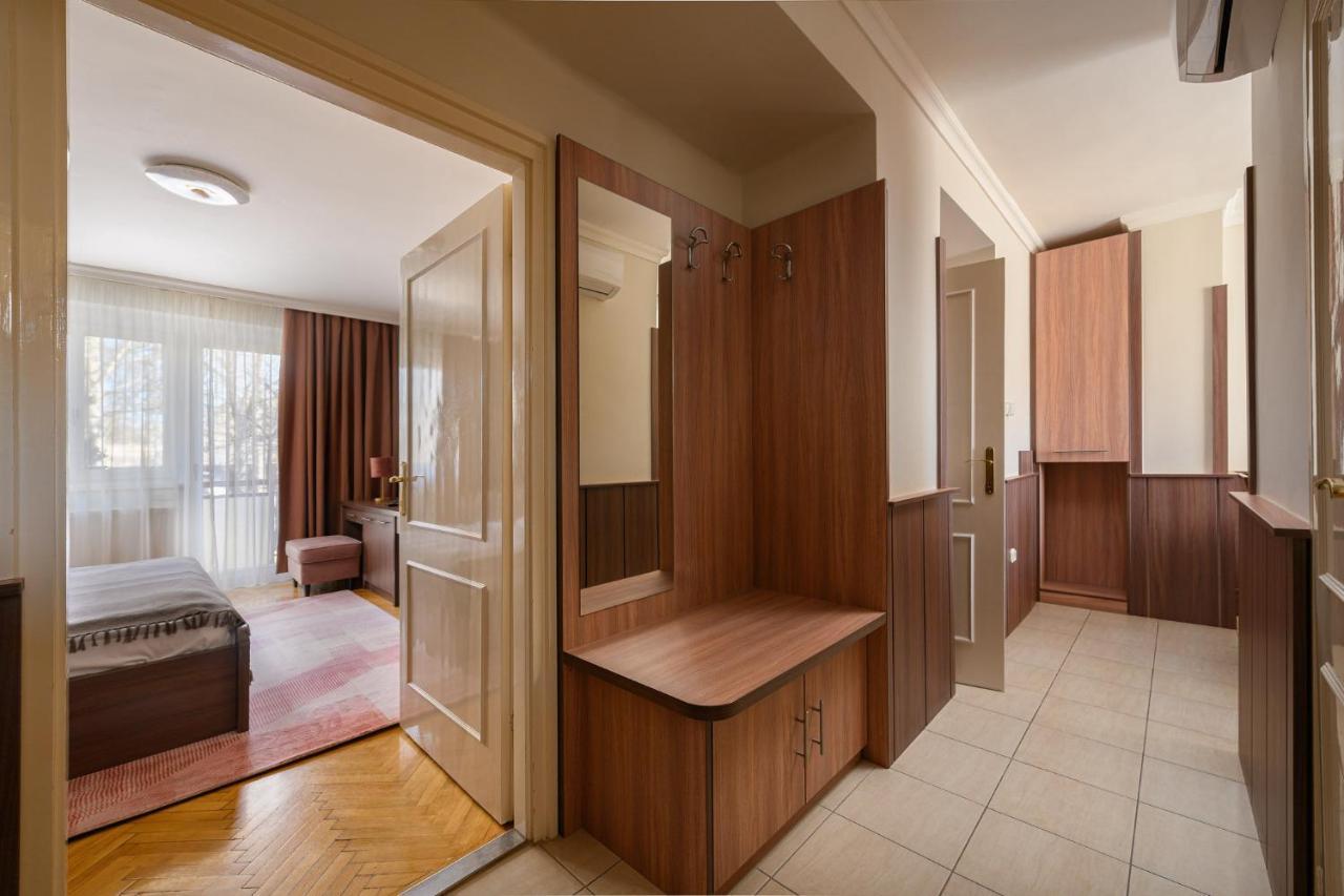 Szilfa Etterem Mariann Apartman Hajduszoboszlo Exterior photo