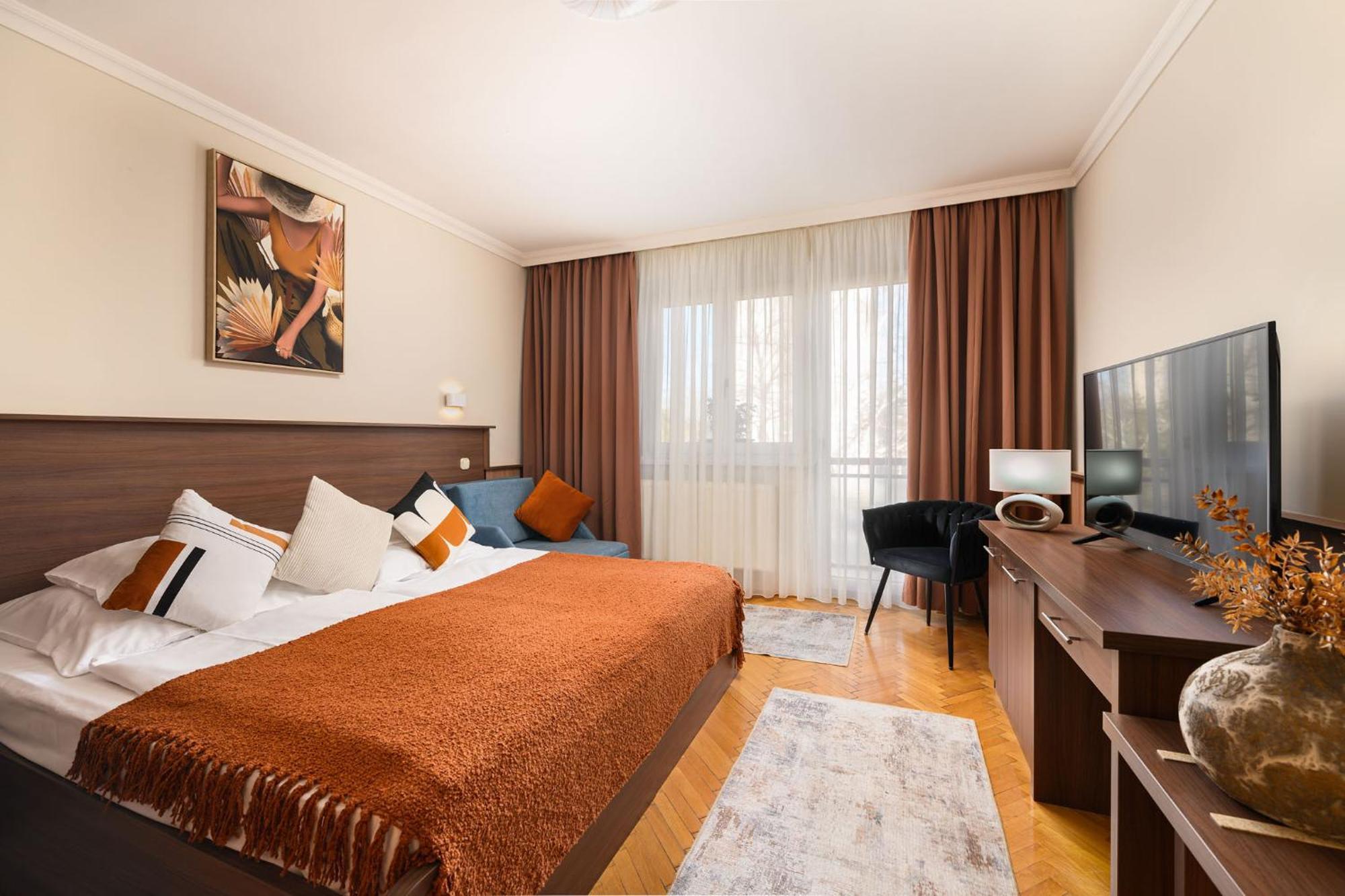 Szilfa Etterem Mariann Apartman Hajduszoboszlo Exterior photo
