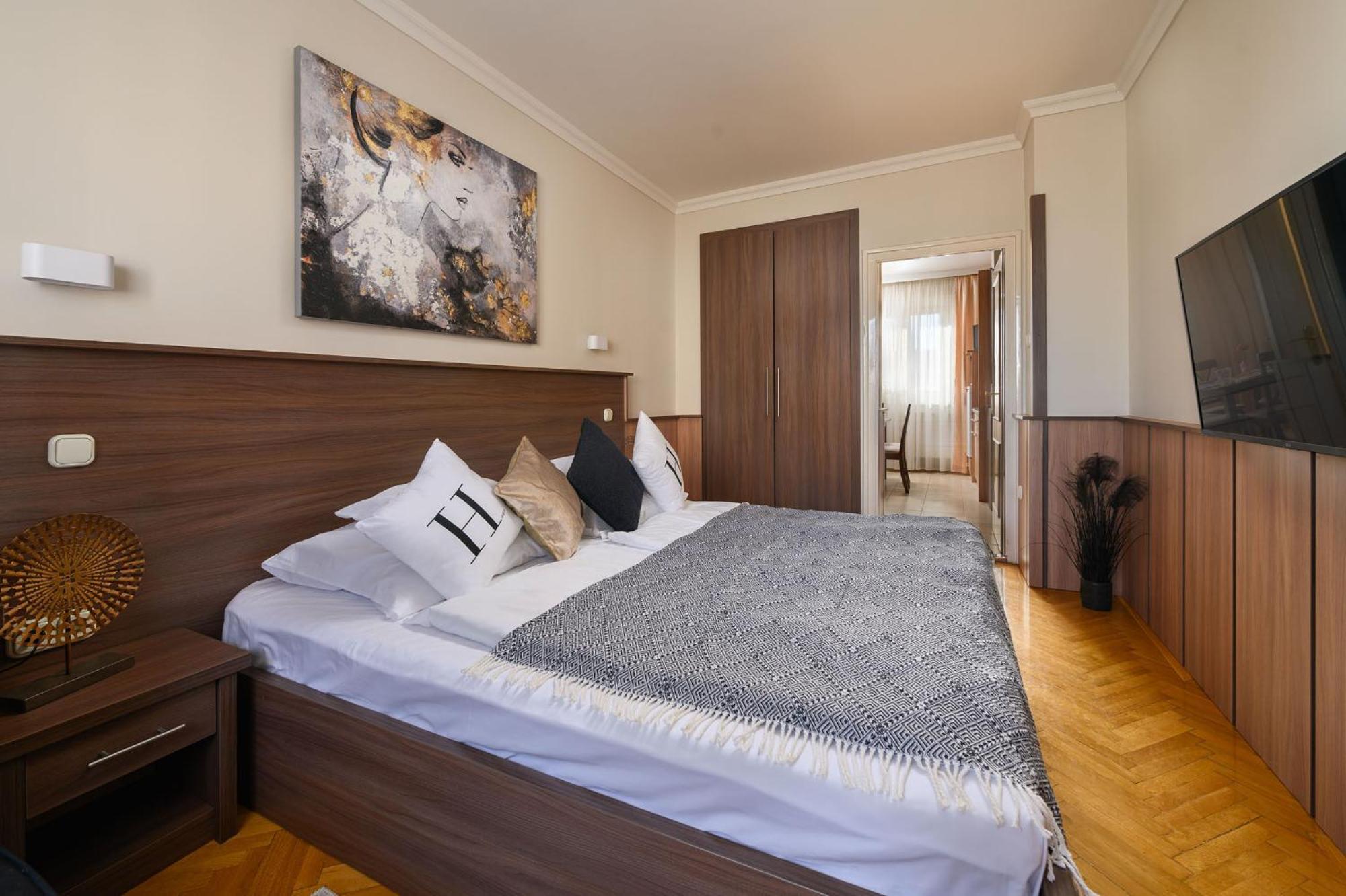 Szilfa Etterem Mariann Apartman Hajduszoboszlo Exterior photo