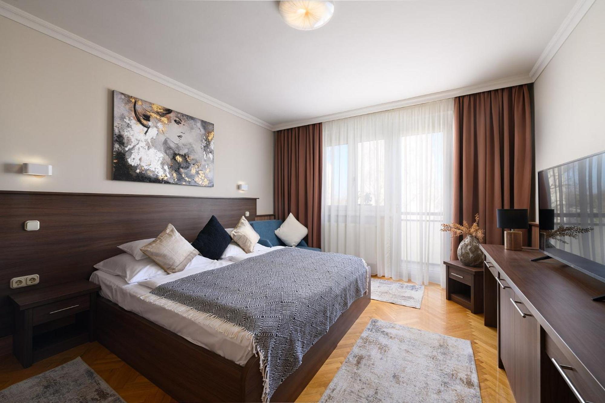 Szilfa Etterem Mariann Apartman Hajduszoboszlo Exterior photo