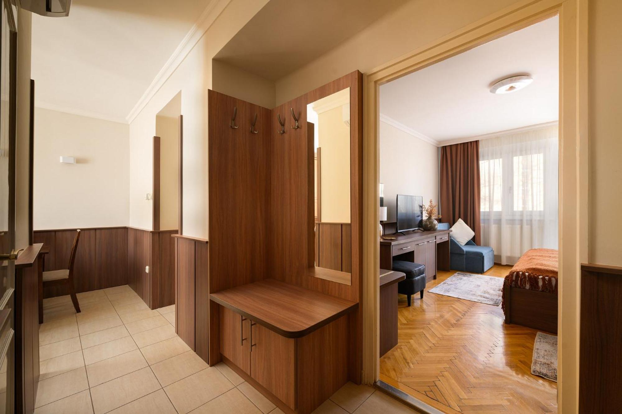 Szilfa Etterem Mariann Apartman Hajduszoboszlo Exterior photo